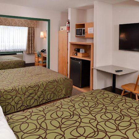Canadas Best Value Inn Valemount Room photo